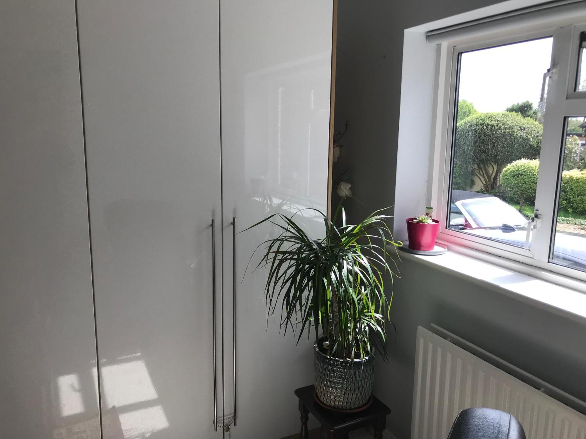 Cozy Double Bedroom In Stunning Bungalow On River Thames - Near Thorpe Park/Royal Holloway University/20Mins From Heathrow Staines-upon-Thames Zewnętrze zdjęcie