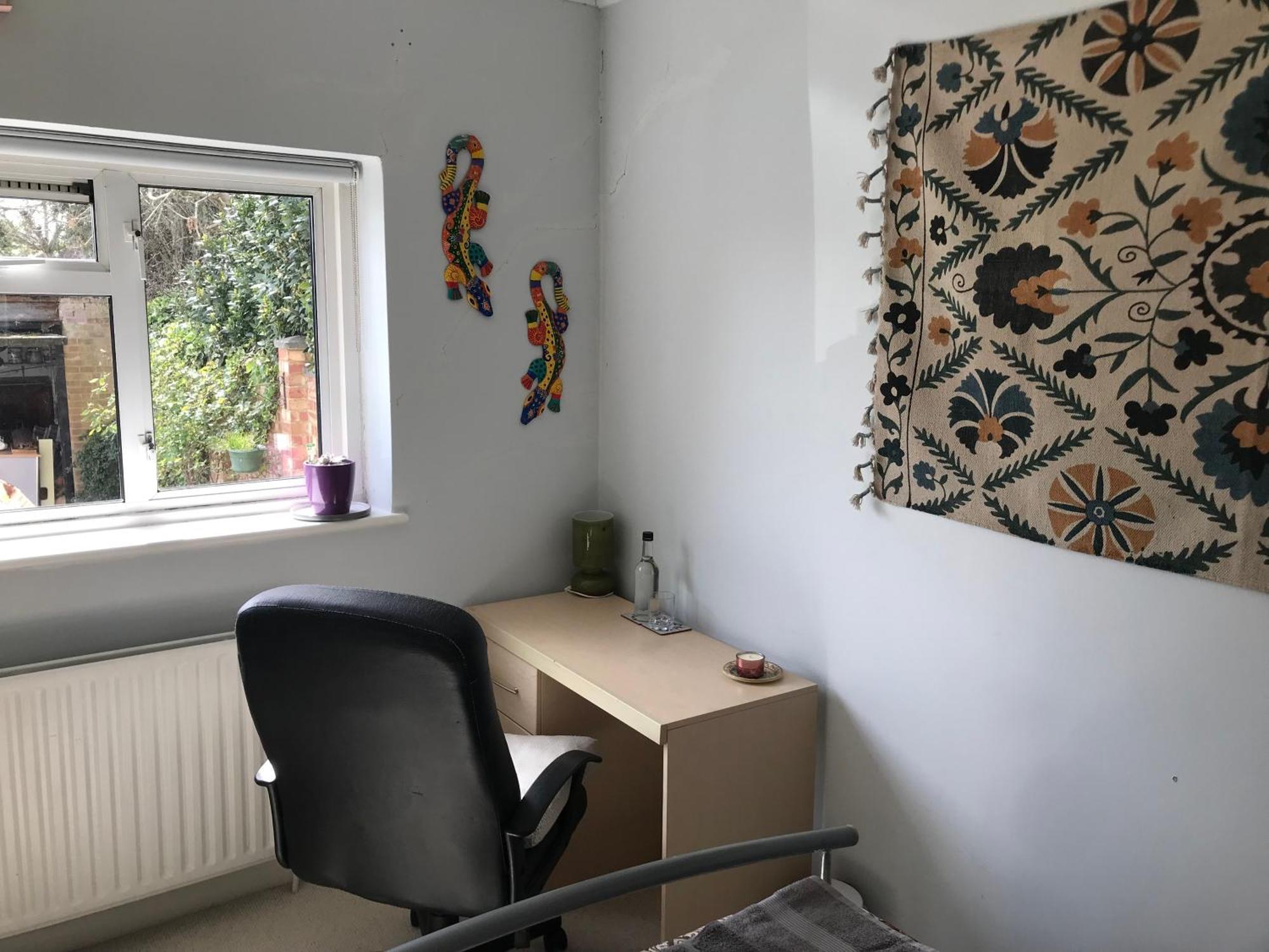 Cozy Double Bedroom In Stunning Bungalow On River Thames - Near Thorpe Park/Royal Holloway University/20Mins From Heathrow Staines-upon-Thames Zewnętrze zdjęcie